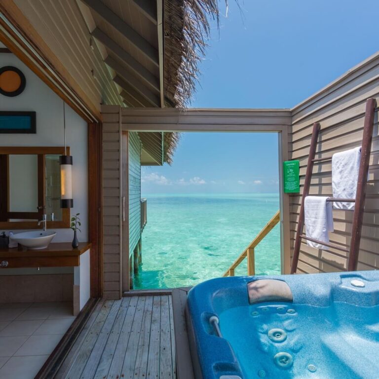 Meeru Island Resort Maldives (4)